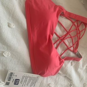 Free to be wild luluulemon bra